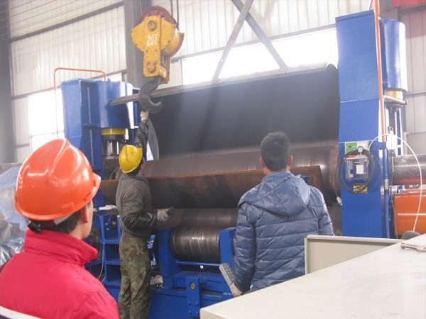 Máquina laminadora de placa de rodillo superior universal pequeña, mediana y grande de alta precisión